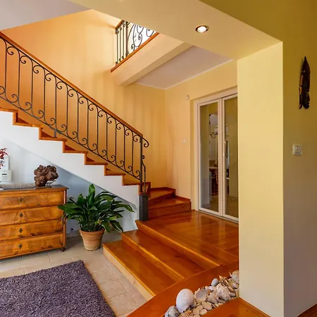 Kapetanova Villa Rakalj