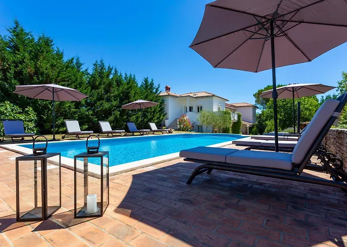 Kapetanova Villa *