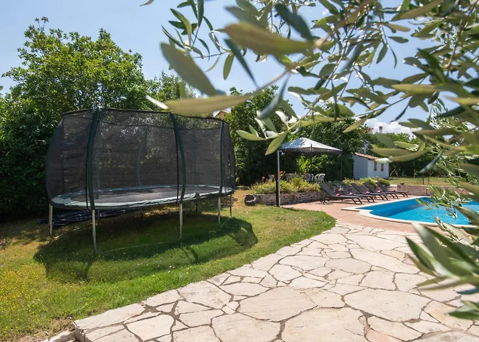 Kapetanova Villa *