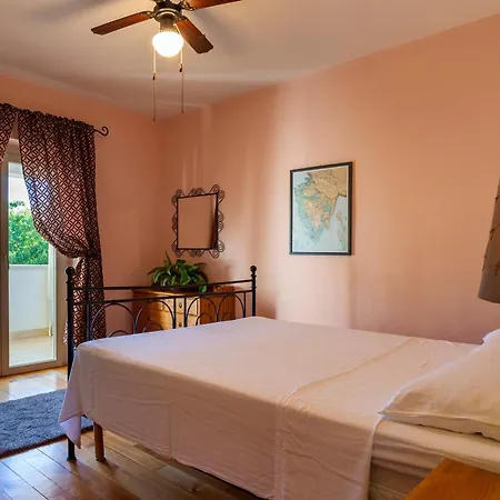 Kapetanova Villa Rakalj